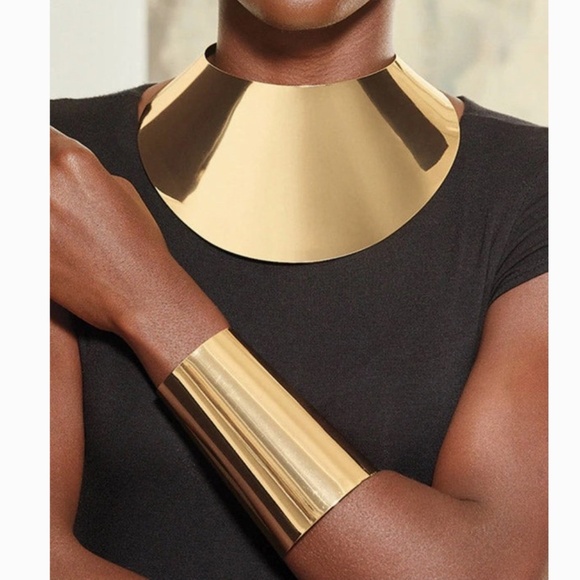 Jewelry - 3 Piece Gold Oversized Statement Choker Necklace with Cuff Bracelet & Earrings.